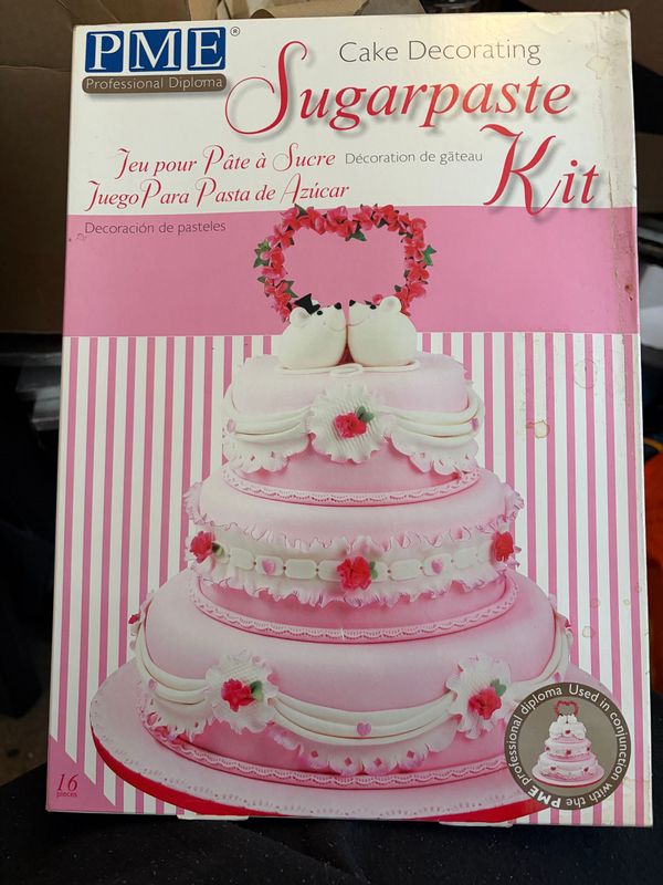 PME Professional Diploma Sugar Paste Cake Decorating Kit PME Professional Diploma Sugar Paste Cake Decorating Kit