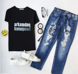 Women&#39;s V Neck Printed Black T-shirt