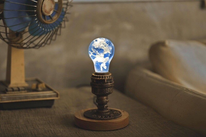 Hydrangea Lamp - Bulb and Vintage Round Base