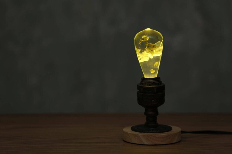 White Hydrangea Lamp - Led Light Bulb and Vintage Round Base