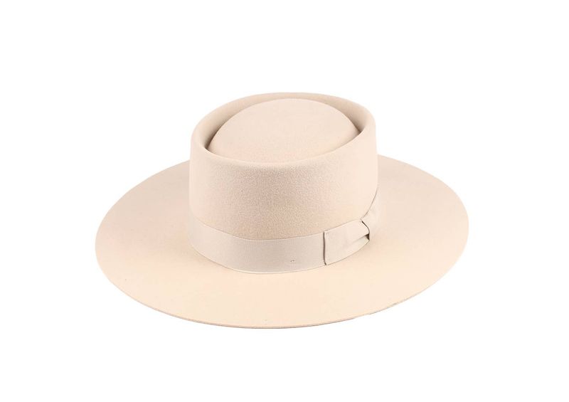 hat: Ivory Flat brim  7404