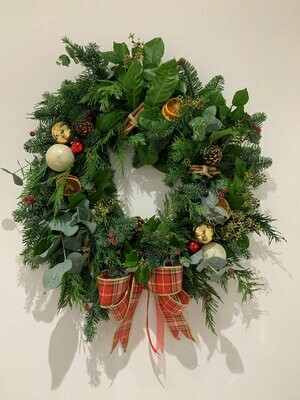 Classique Christmas Wreath