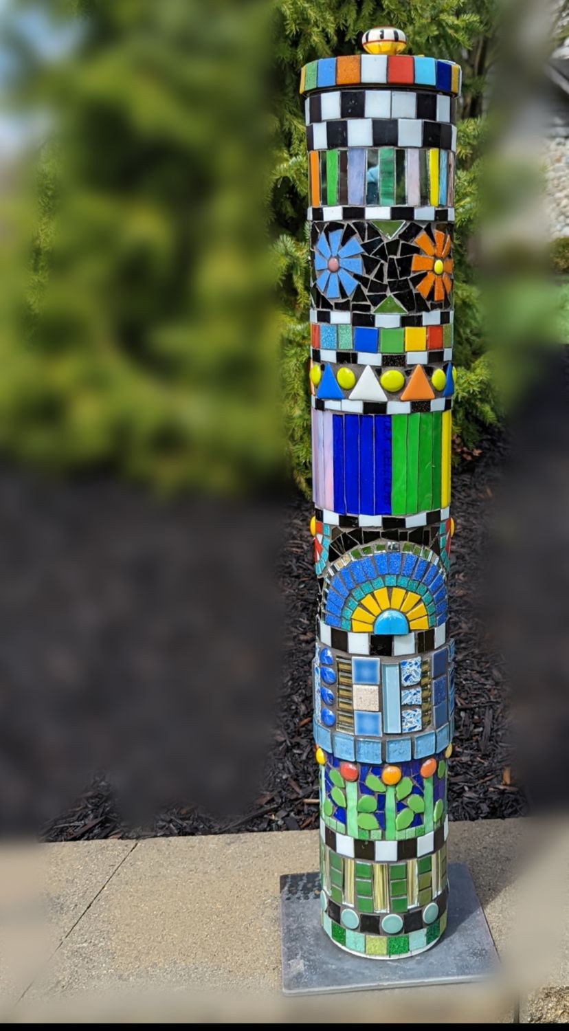 Mosaic Garden Pole Mosaic Garden Pole