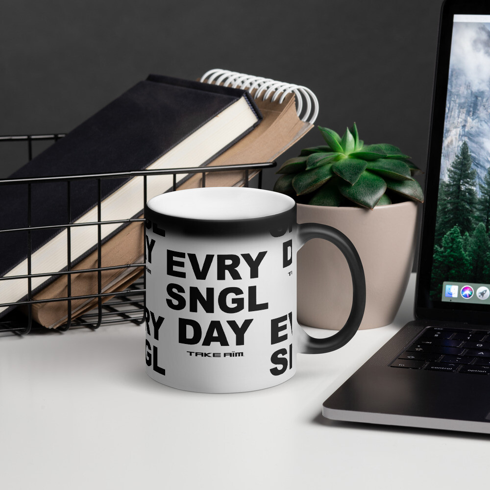 EVRYSNGLDAY Matte Black Magic Mug