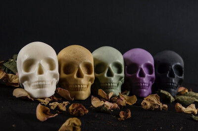 BLACKDOLL BEAUTY - Colección de Jabones Esenciales de Cráneo 120grs