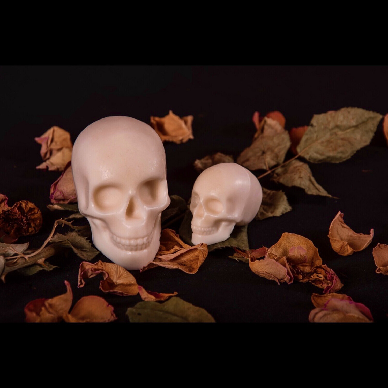 BLACKDOLL BEAUTY - Jabón Esencial Cráneo de Rosa Mosqueta