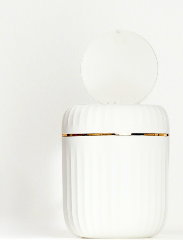 Mini prullenbak | Wit met gouden randje VAN €9,95 NU VOOR €5,95!