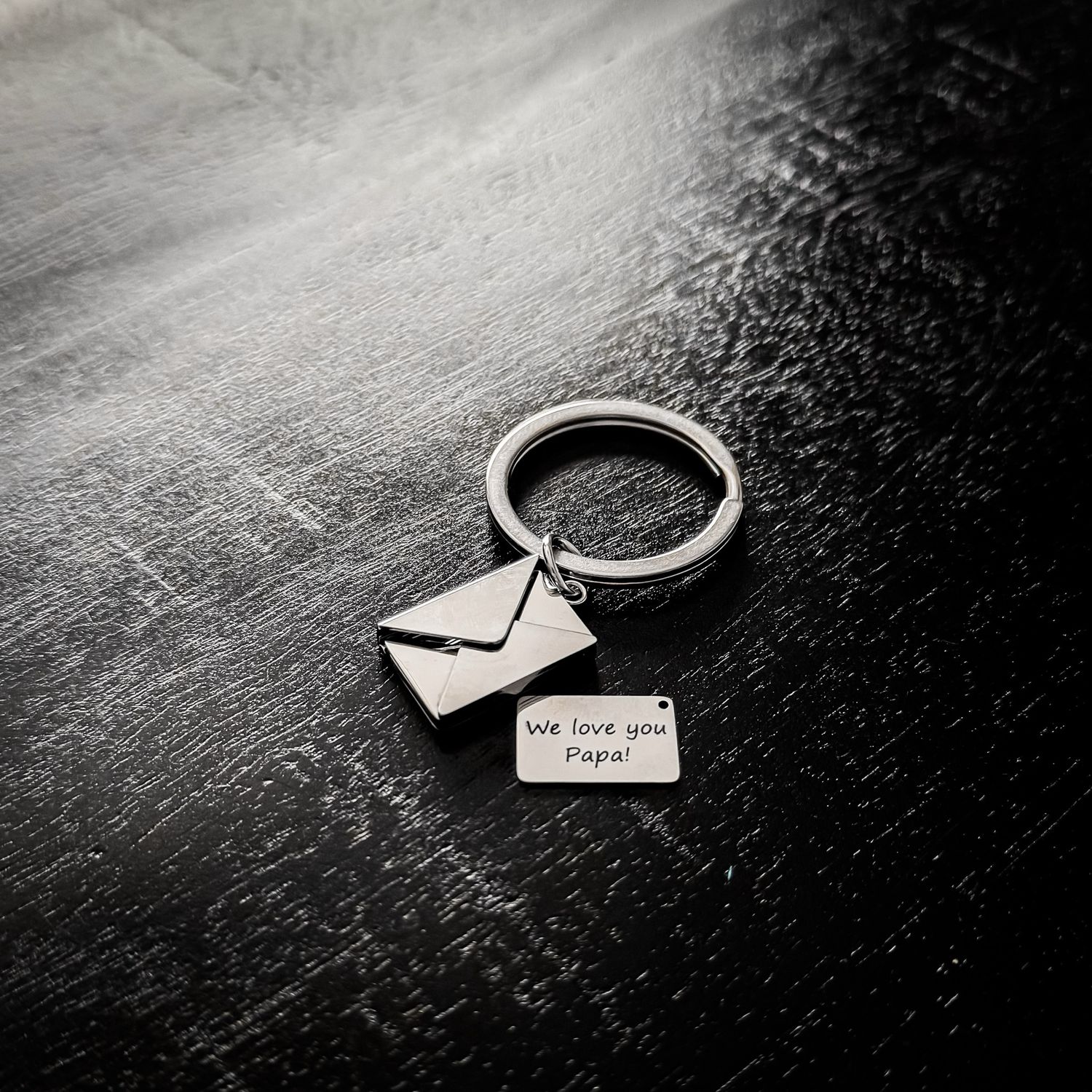 RVS Sleutelhanger met magneetsluiting | Brief in Envelop | We love you Papa!