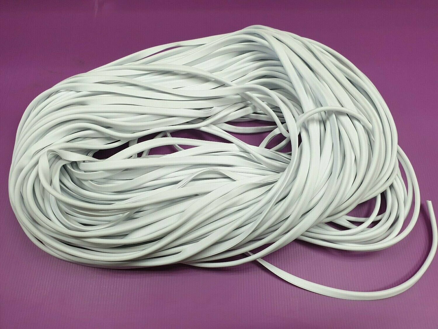 Keder Kantenschutz in verschiedenen Farben 5,5mm x 10mm Keder Kantenschutz in verschiedenen Farben 5,5mm x 10mm