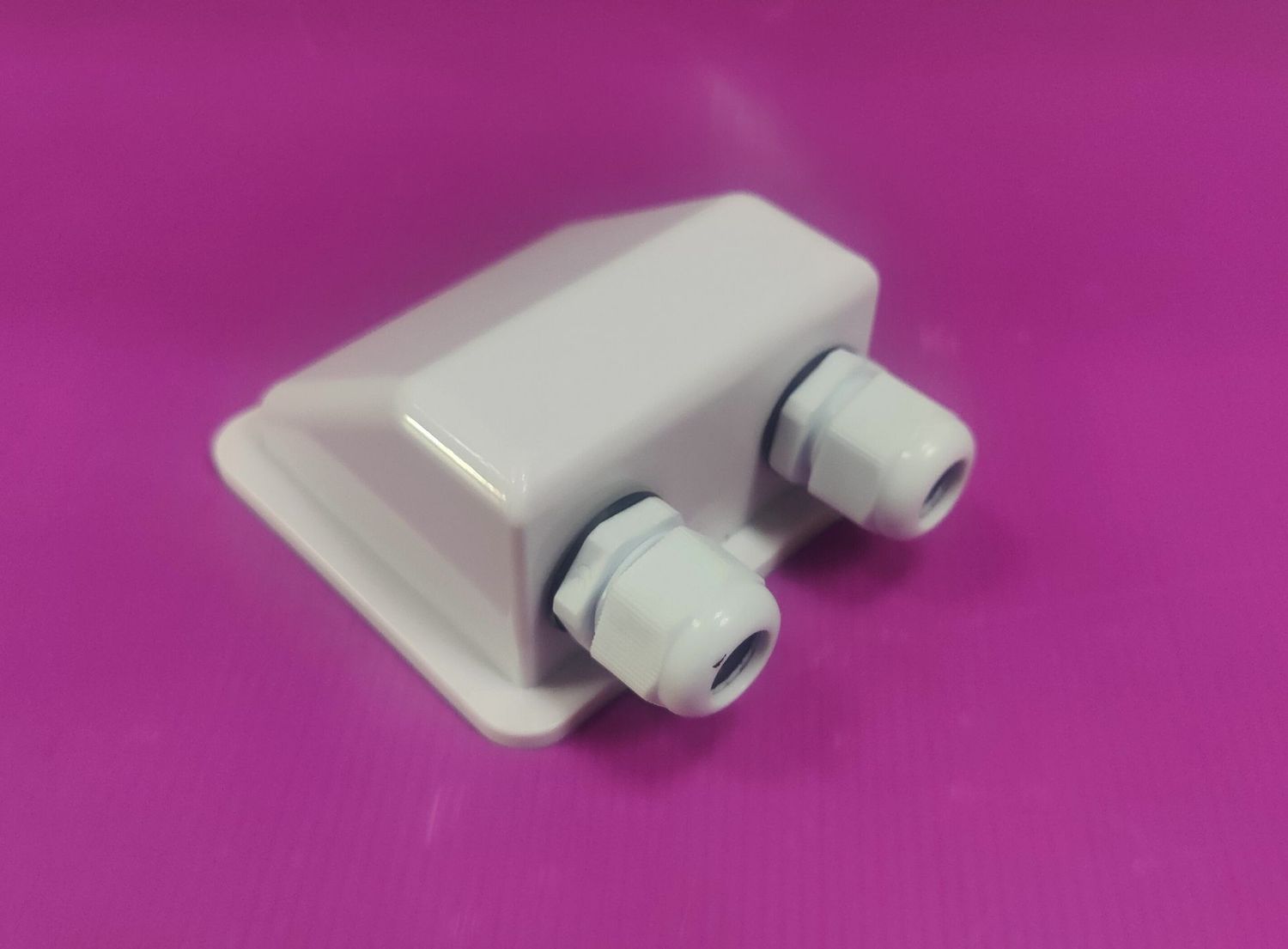Dachdurchführung 2-fach, weiß Dachdurchführung 2-fach, weiß
