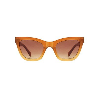 Слънчеви очила "Big Kanye Light Brown Transparent"
A.Kjærbede