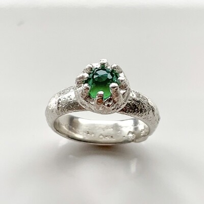 Jewel Ring with Green Chalcedony 