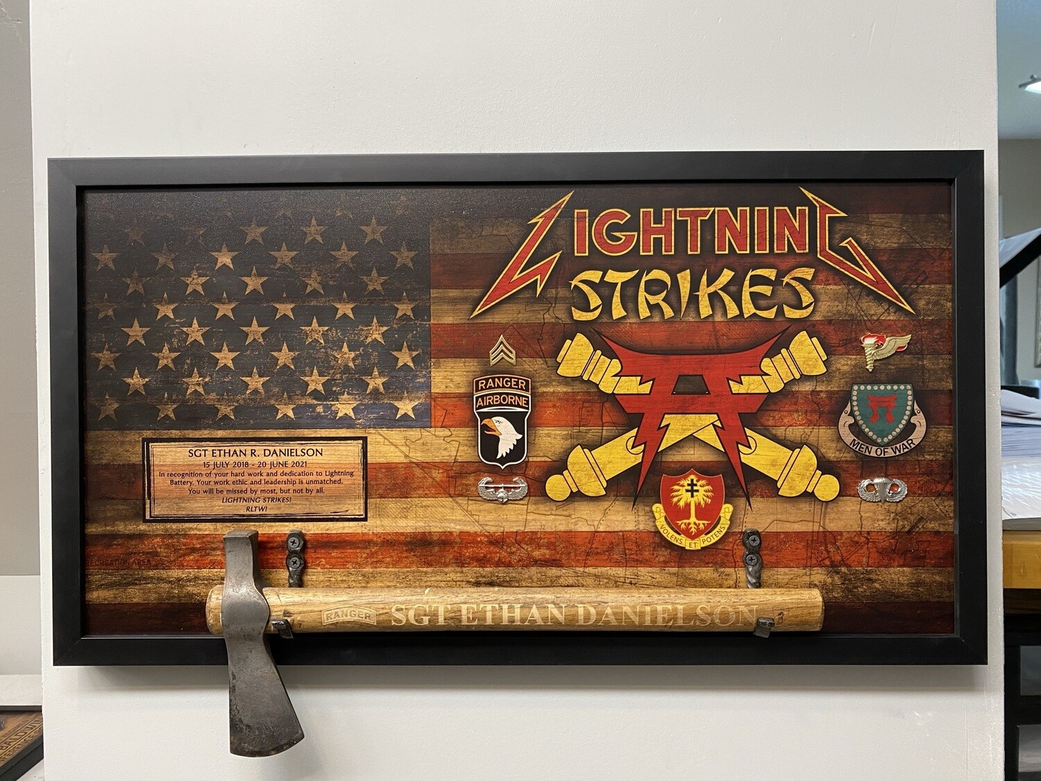 HHB "Lightning Battery" 3-320th Rustic Flag Plaque - 28.5"x15.75"