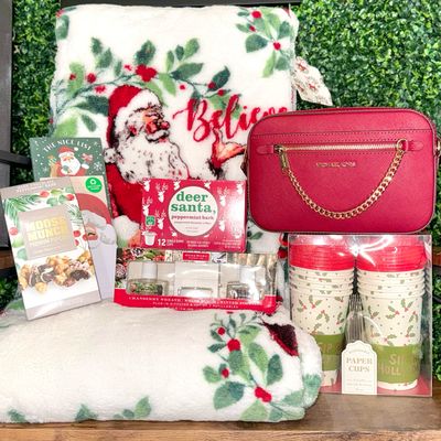 🎅🏼🌲Last Gal🌲🎅🏼