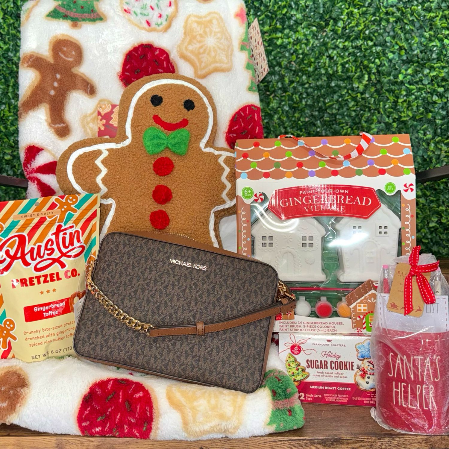 🎄🍪 Last Gal 🍪🎄