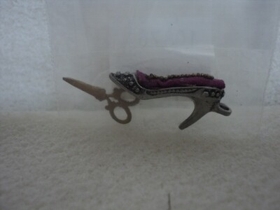 DOLLHOUSE SHOE PIN CUSHION