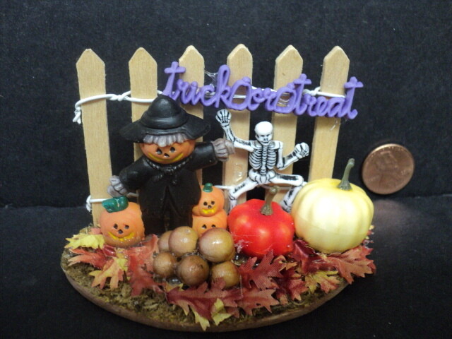 DOLLHOUSE HALLOWEEN DECORATION