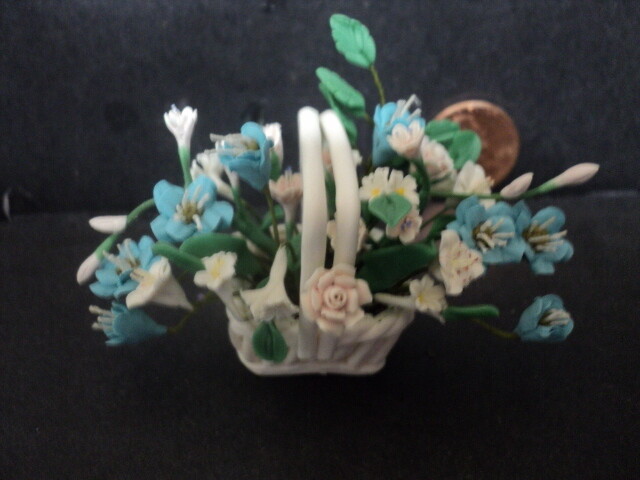 DOLLHOUSE FLOWERS IN BASKET- BLUE