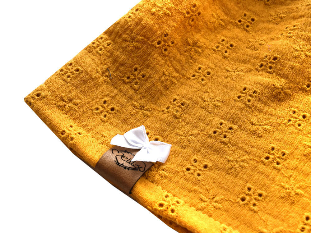 Paperbag Rock | Musselin Lochstick | sonnengelb