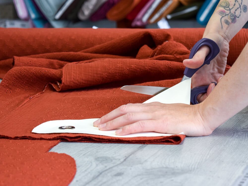 Paperbag Rock | Musselin | dunkles beere