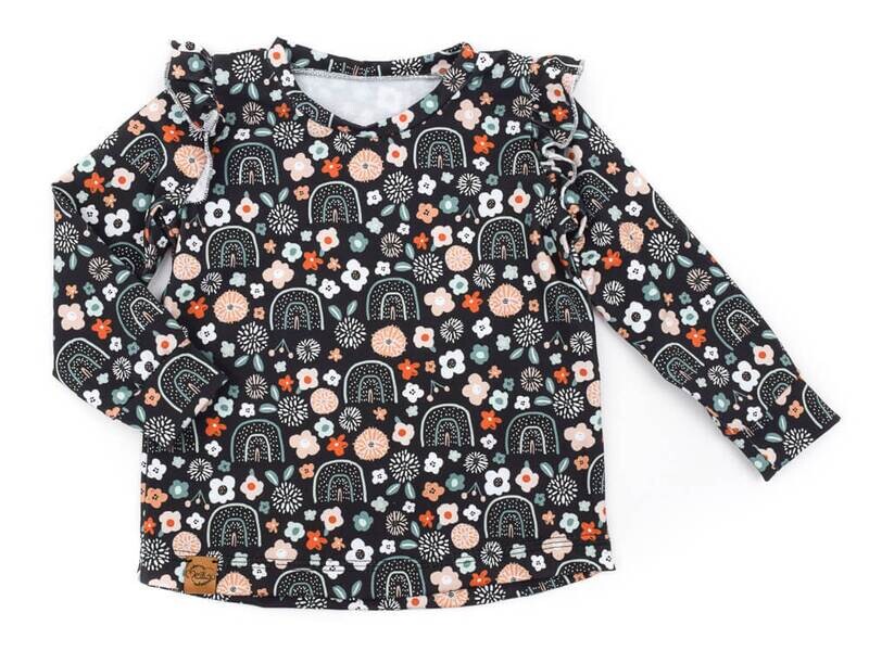 Langarmshirt mit Rüschen | blumiger Regenbogen Langarmshirt mit Rüschen | blumiger Regenbogen