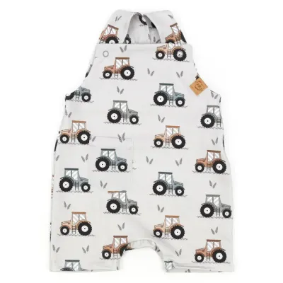 Latzshorts | Traktorfahrt