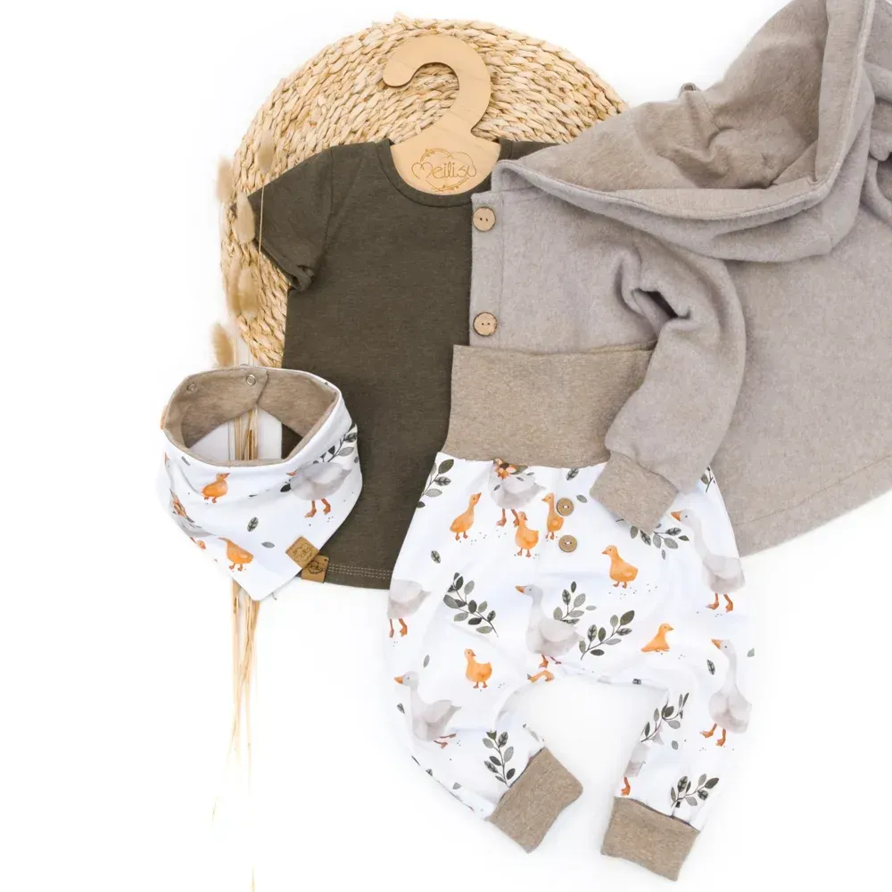 Set | Familie Gans | Fleecejacke & Pumphose & Shirt & Halstuch