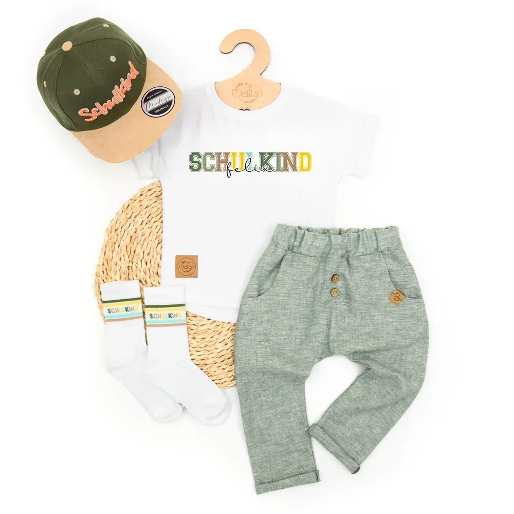 Outfit Jungs | Schulkind Schulanfang 2026 | oliv | personalisierbar