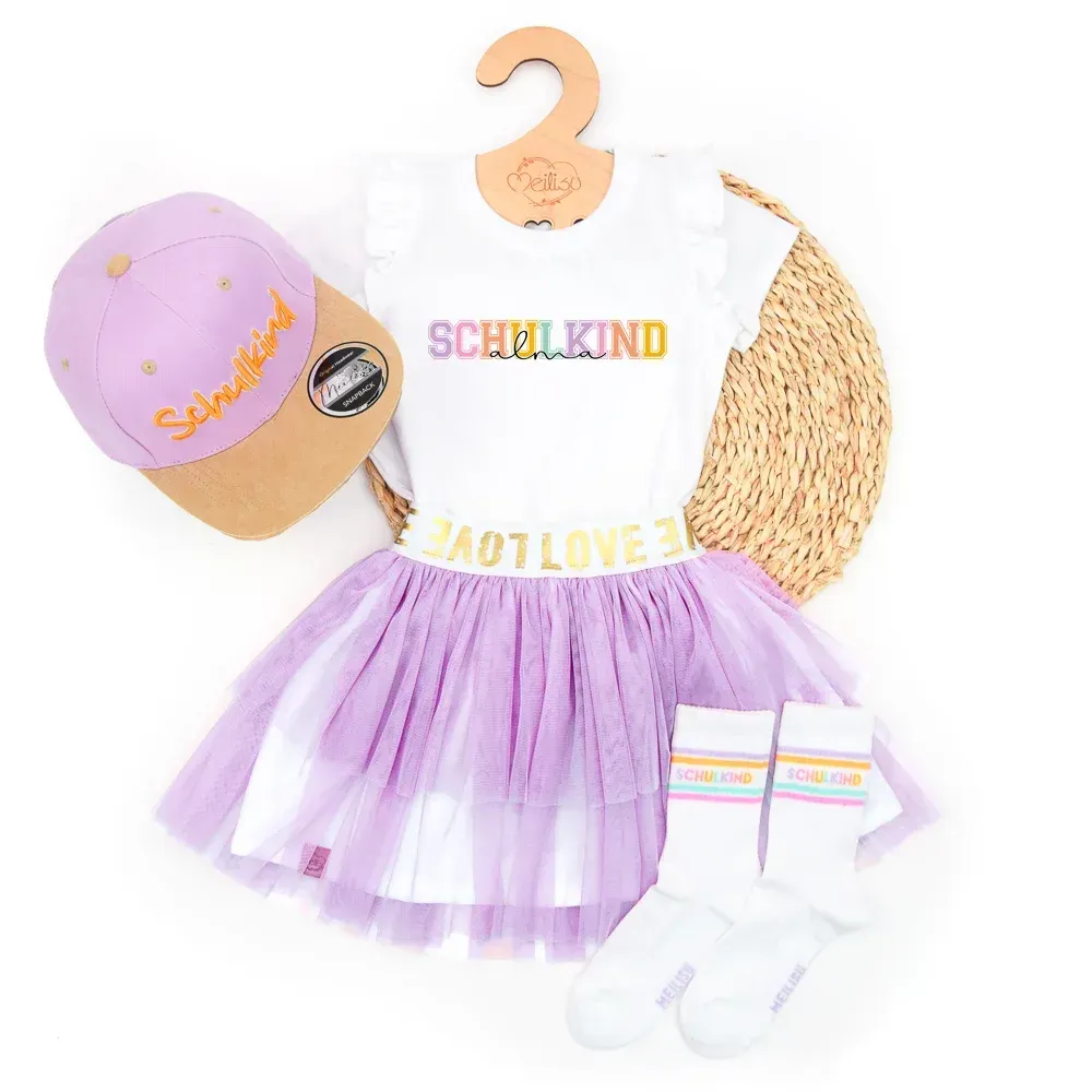 Outfit Mädchen | Rock Shirt Cap Socken | Schulkind | flieder | personalisierbar Outfit Mädchen | Rock Shirt Cap Socken | Schulkind | flieder | personalisierbar