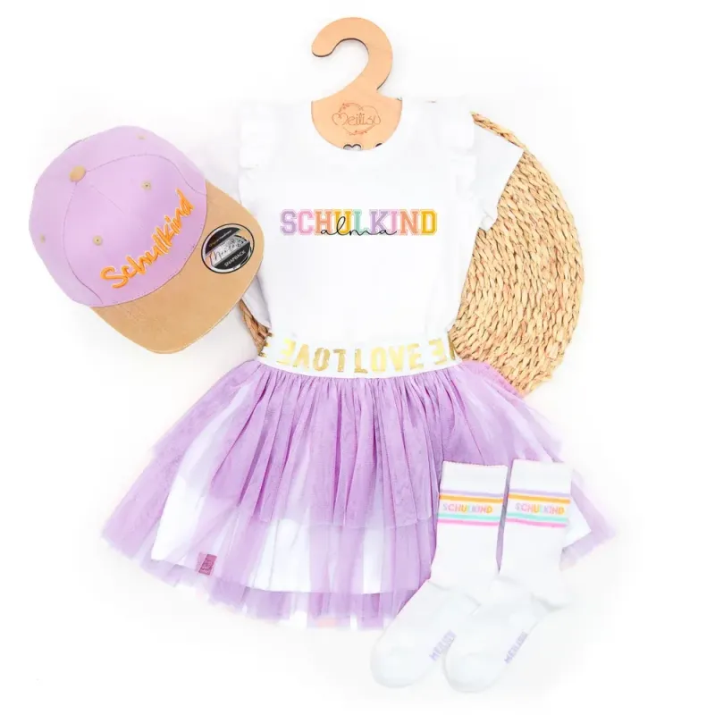 Outfit Mädchen | Rock Shirt Cap Socken | Schulkind | flieder | personalisierbar