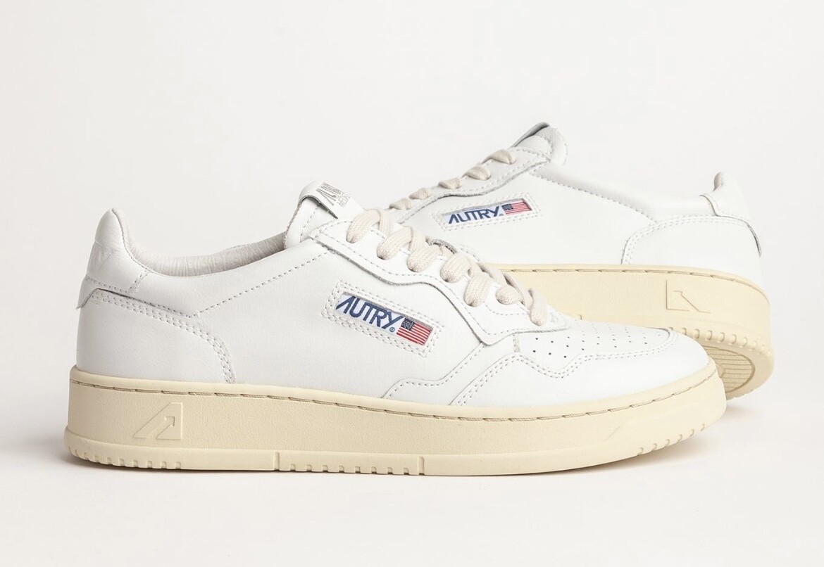 Sneaker Autry realizzata in pelle, talloncino Logato in tono. Col. Bianco  PRIMAVERA ESTATE 2025