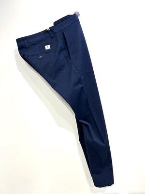 DEPARTMENT 5 Pantalone in gabardina di cotone lavata elasticizzata, slim fit, fondo 15,5 cm. Col. Blu Navy