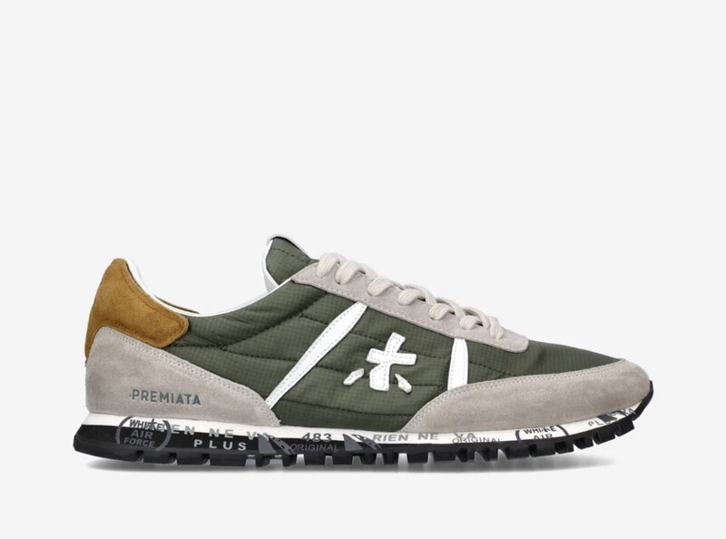 Sneaker realizzata in nylon rip stop e camoscio