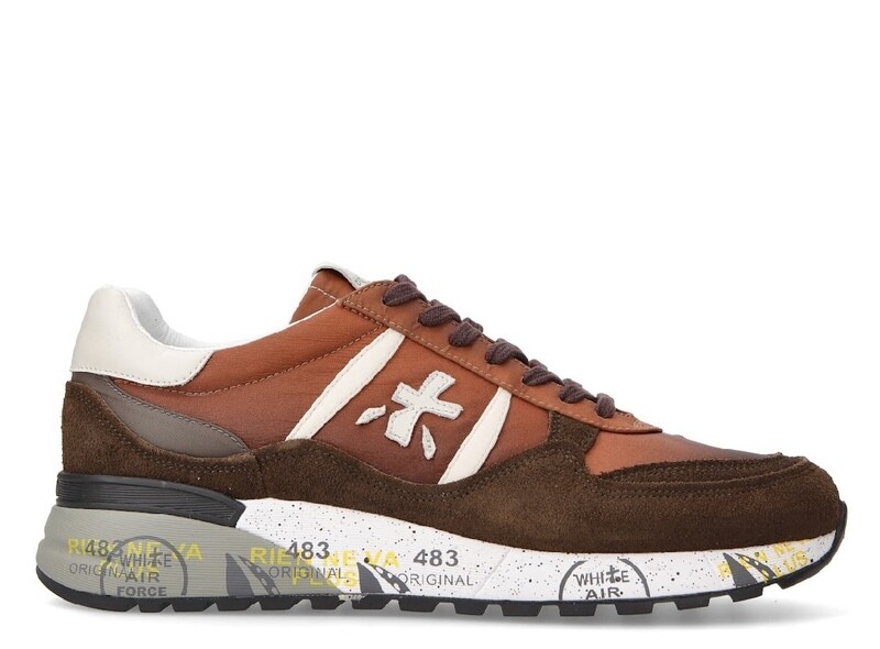 ​Sneaker realizzata in mixage di materiali nylon