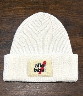 AFTER LABEL Cuffia in misto lana a costina, macrologo frontale nel risvolto. Col. Latte
