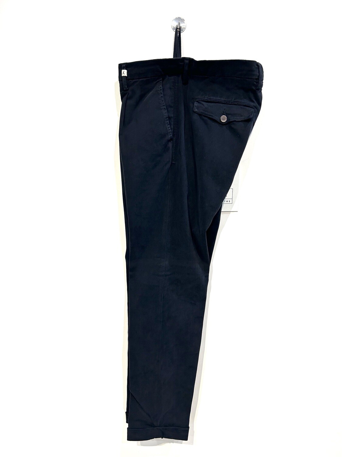 Pantalone in cotone, modal ed elastan lavato. Col. Nero