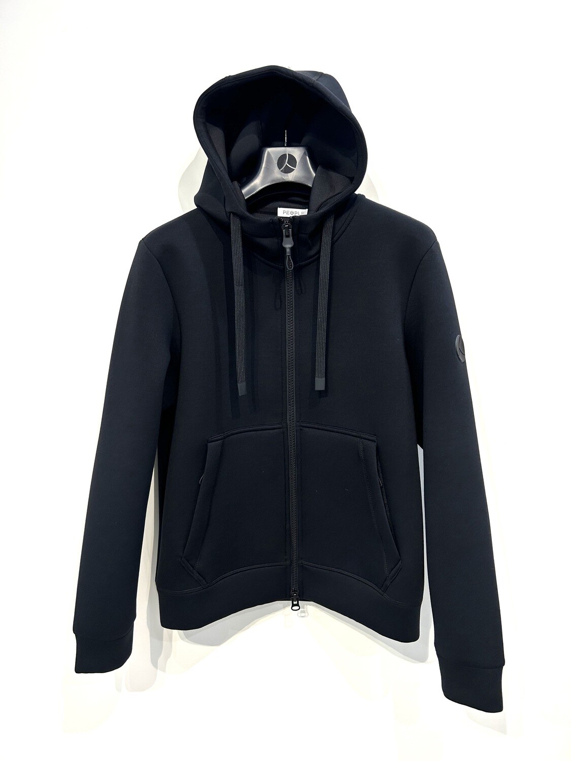 Felpa in neoprene con cappuccio. Col. Nero