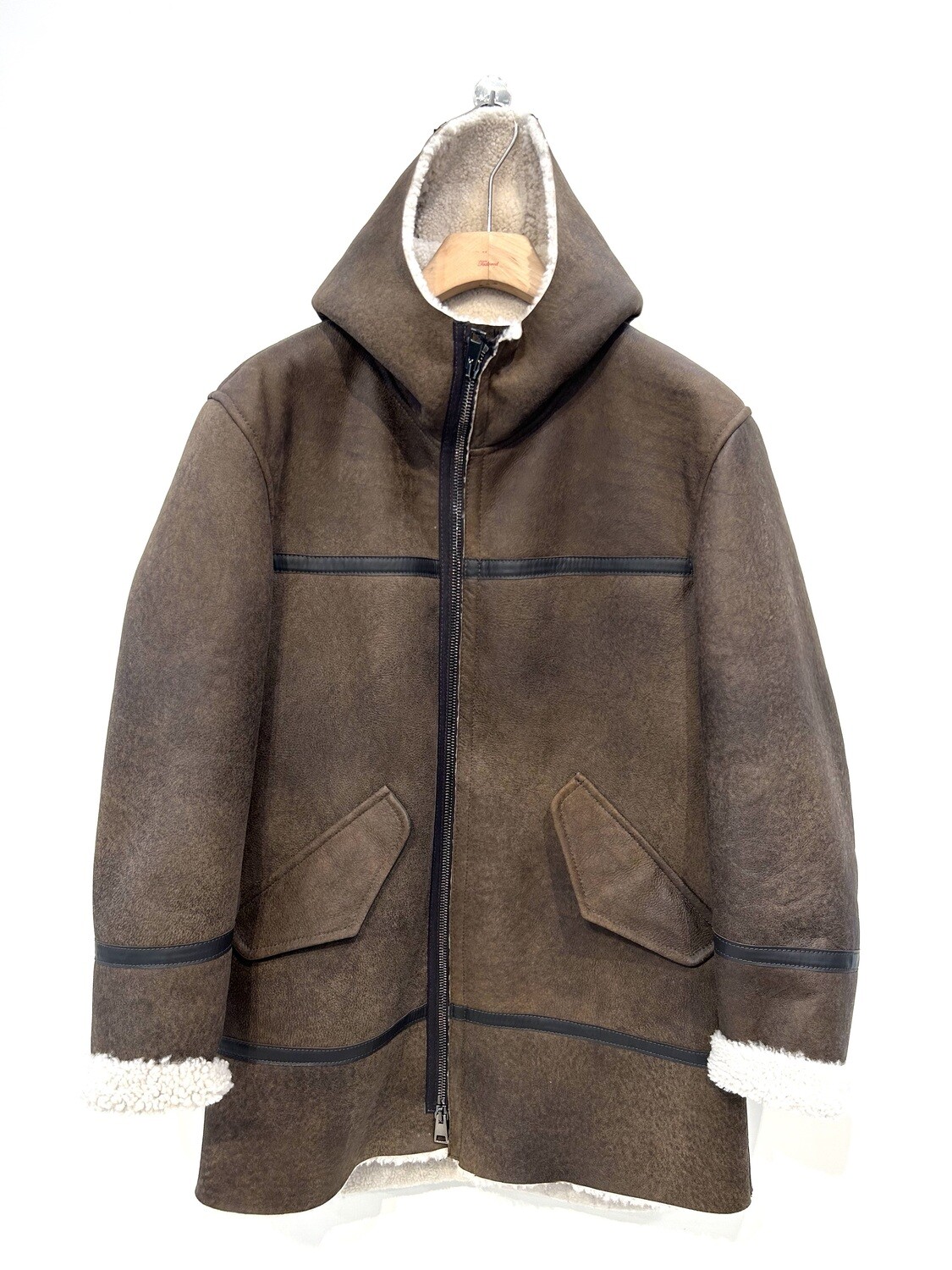 Montone lungo con cappuccio. Col. Marrone