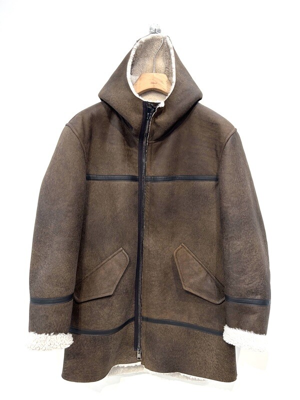 Montone lungo con cappuccio. Col. Marrone