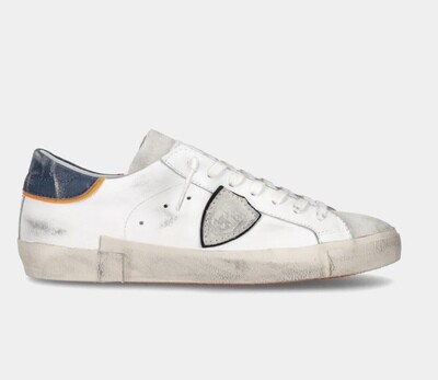 Sneaker in pelle e suede used, spoiler colorato a contrasto. Col. Bianco / Bleu
