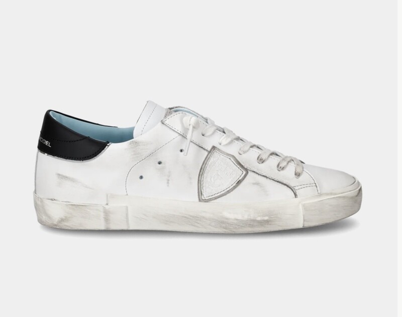 Snekaer in pelle used, spoiler in tessuto . Col. Bianco / Blu notte