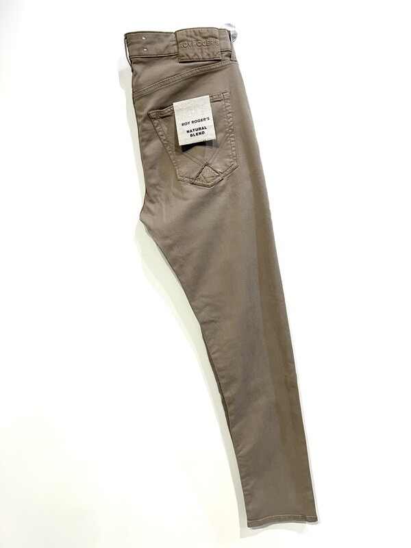 Pantajeans 5 tasche in cotone strech e lyocel leggerissimo, slim fit. Col. Corda