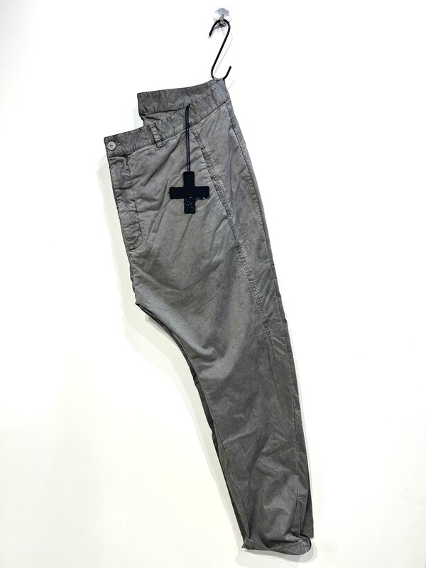 Pantalone cotone ed elastan, aerografato. Col. Taupe