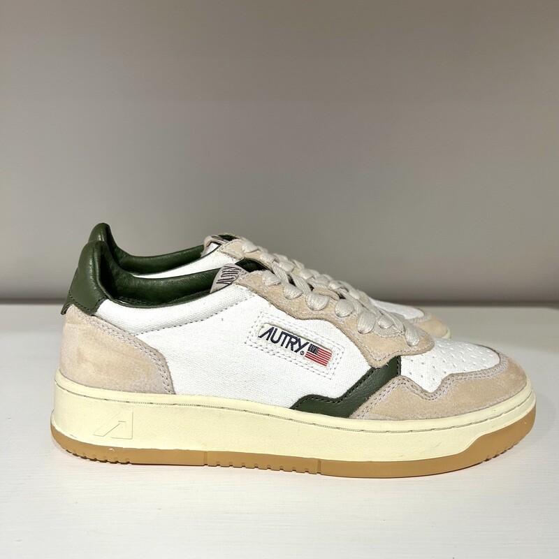 Sneaker in canvas di cotone e suede con inserti in pelle. Col. Bianco / Sabbia / Verdone
