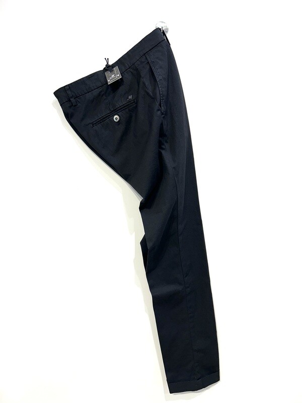 Pantalone in cotone elasticizzato broken twill. Col. Nero