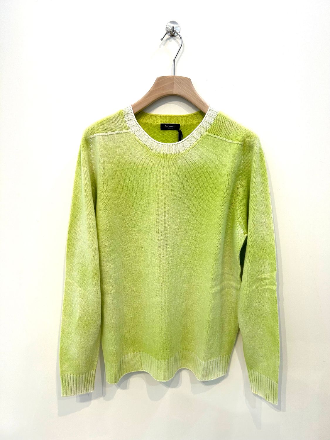 Maglia girocollo in lana e cashmere trattamento aerografo vintage reversibile. Col. Lime