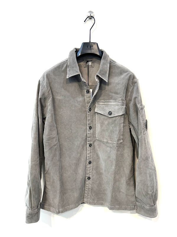 Over shirt in velluto millerighe corduroy lavato. Col. Tortora