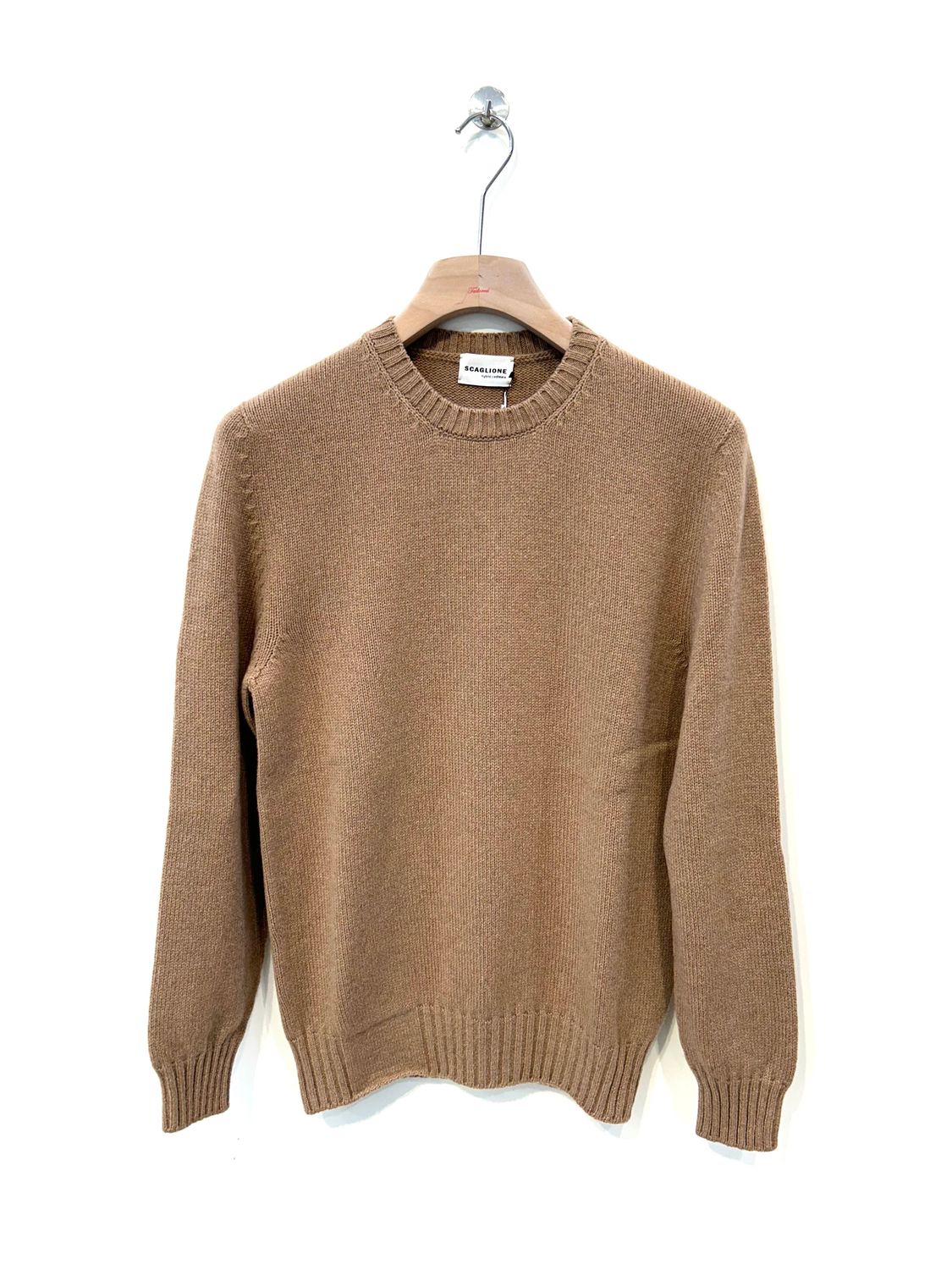 Maglia Girocollo in cashmere riciclato. Col. Caramello