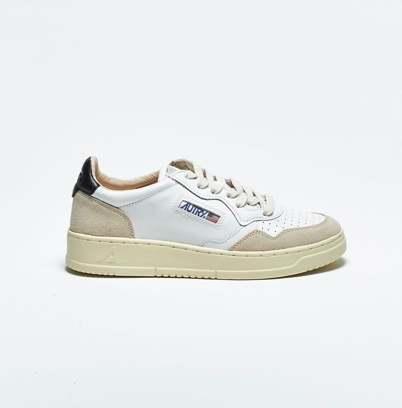 Sneaker bassa Autry ispirata ai modelli vintage anni 80. Col. Bianco - Nero  PRIMAVERA ESTATE 2025