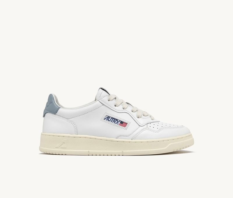 Sneaker Autry realizzata in pelle, talloncino logato in contrasto . Col. Bianco - Polvere  PRIMAVERA ESTATE 2025